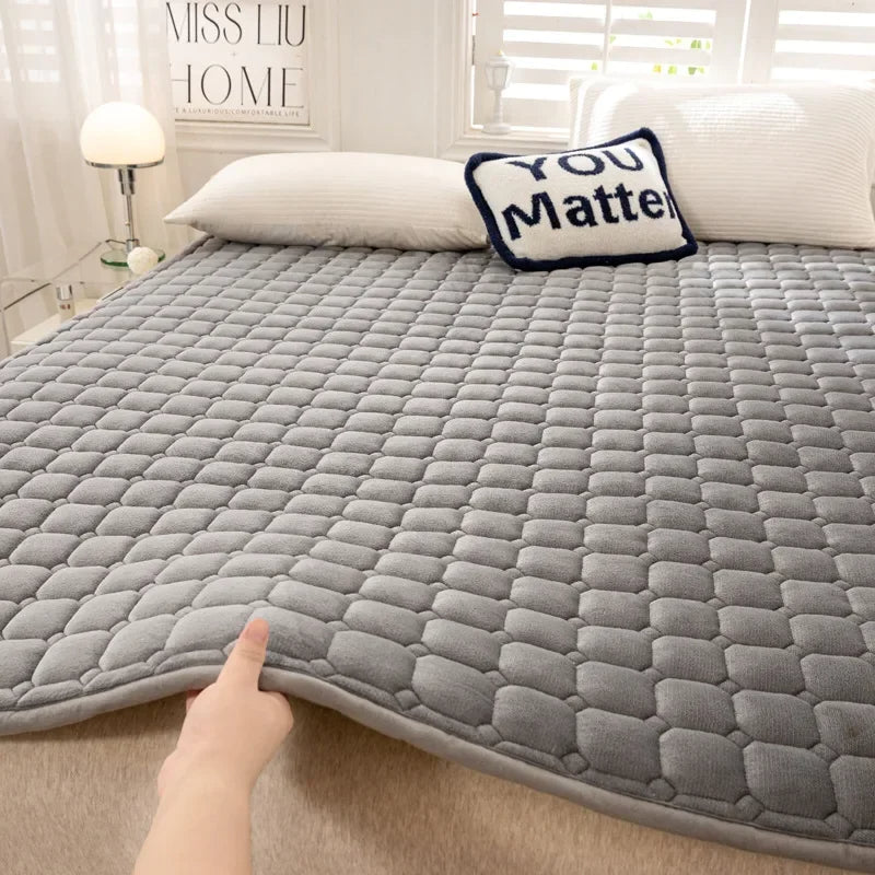 Thick Milk Fiber Mattress Quilted Bed Protection Cushion Anti-static Fleece-lined Mattress Cushion