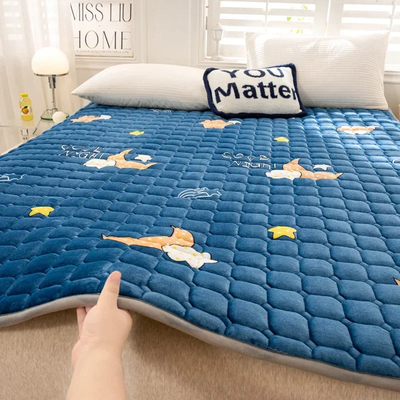 Thick Milk Fiber Mattress Quilted Bed Protection Cushion Anti-static Fleece-lined Mattress Cushion