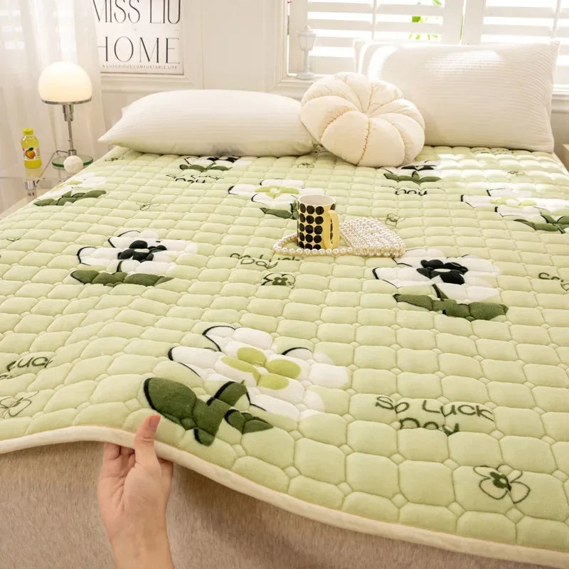 Thick Milk Fiber Mattress Quilted Bed Protection Cushion Anti-static Fleece-lined Mattress Cushion