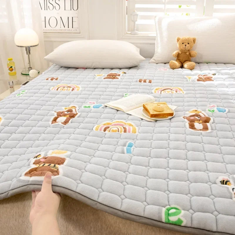 Thick Milk Fiber Mattress Quilted Bed Protection Cushion Anti-static Fleece-lined Mattress Cushion