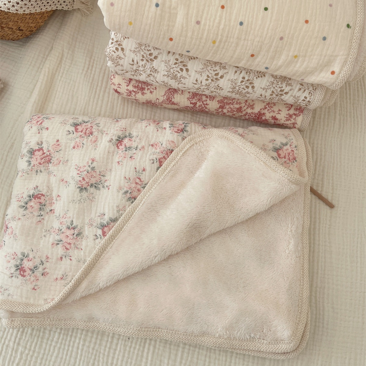 Double Layer Cotton Hook Lace Plush Blanket